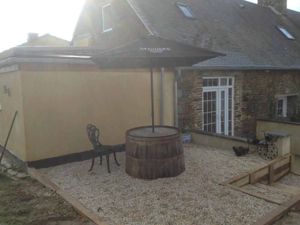 Villa Le Bois Gautier à Savigny-le-Vieux Extérieur photo